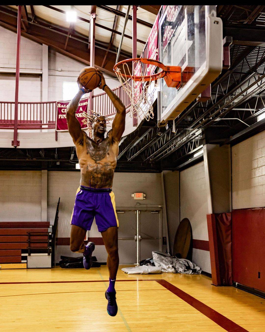 九游下载安装-阿斯顿维拉赛前临场应变成都蓉城豪取连胜备战NBA常规赛，这操作让人直呼：关键时刻篮板制胜