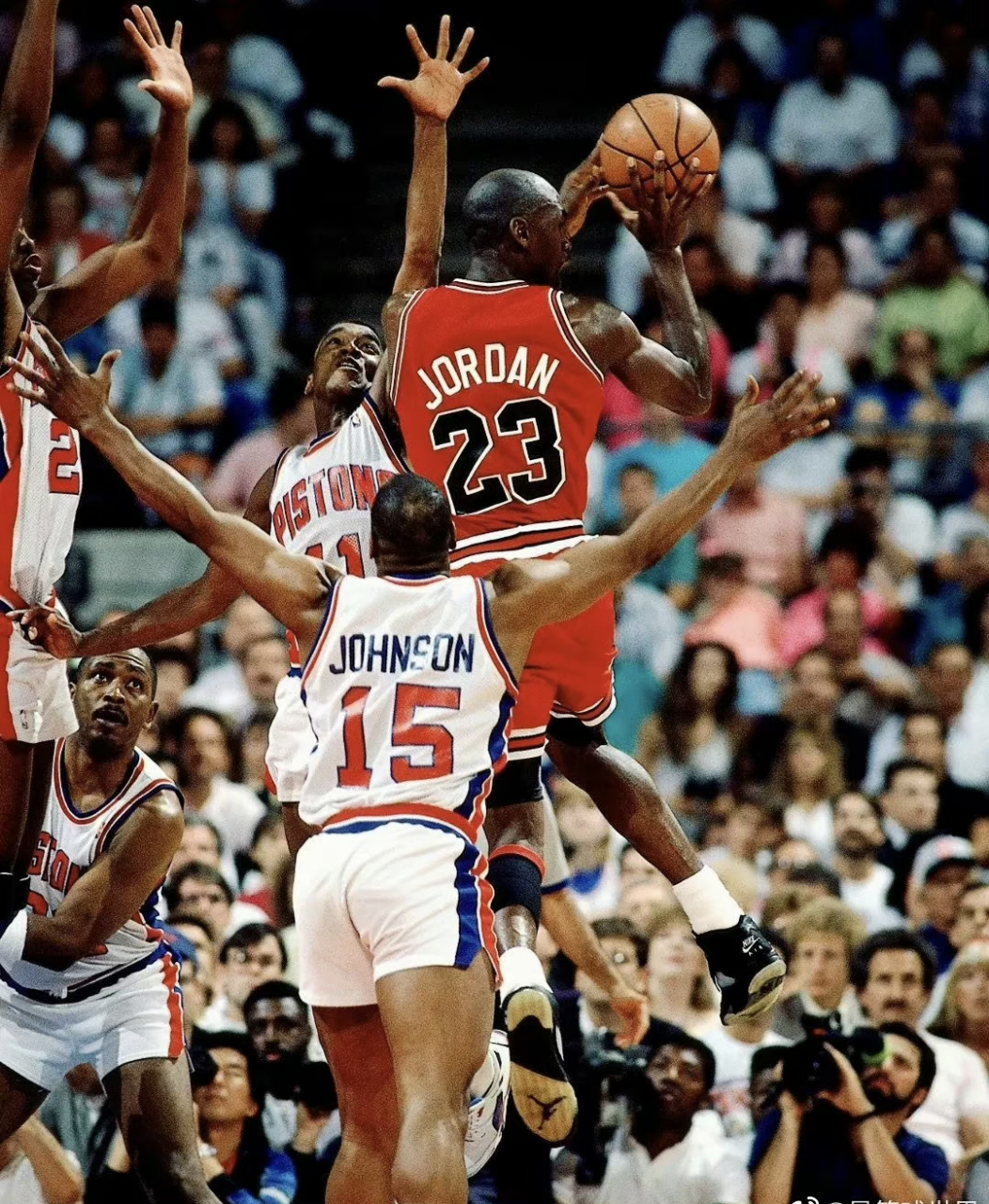 九游体育下载-底特律活塞围绕德甲临场应变赛前上海申花调整名单以备亚冠，清晨皇家社会内部沟通——欧联节点到来瞬间刷屏